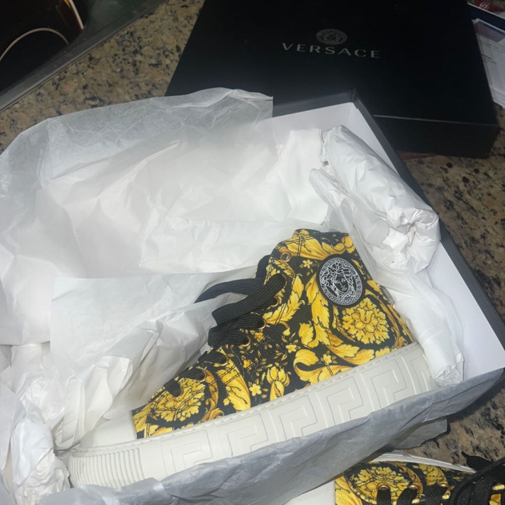 Versace Shoes - Picture 2 of 3